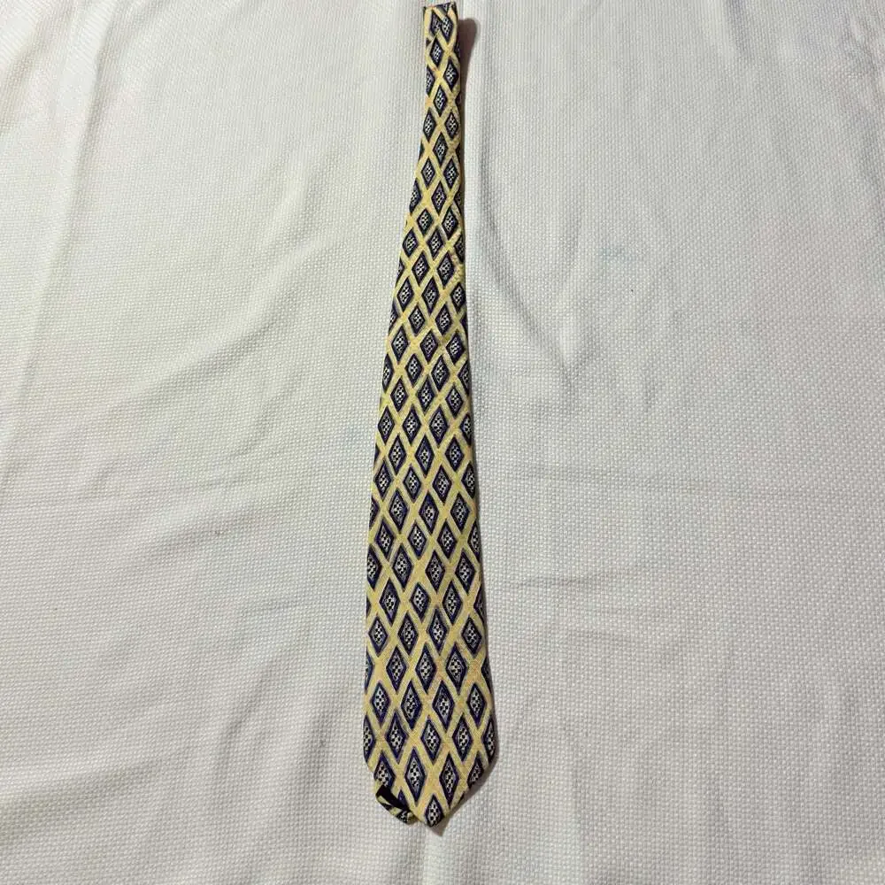 Brooks Brothers Makers Men's 100% Silk Neck Tie Yellow and Blue Diamond Pattern